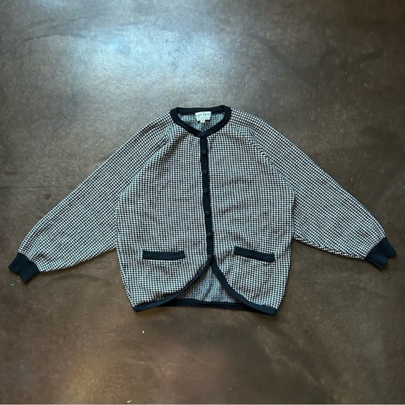 100% wool vintage cardigan- black and white houndstooth- jaeger- small - Picture 2 of 16